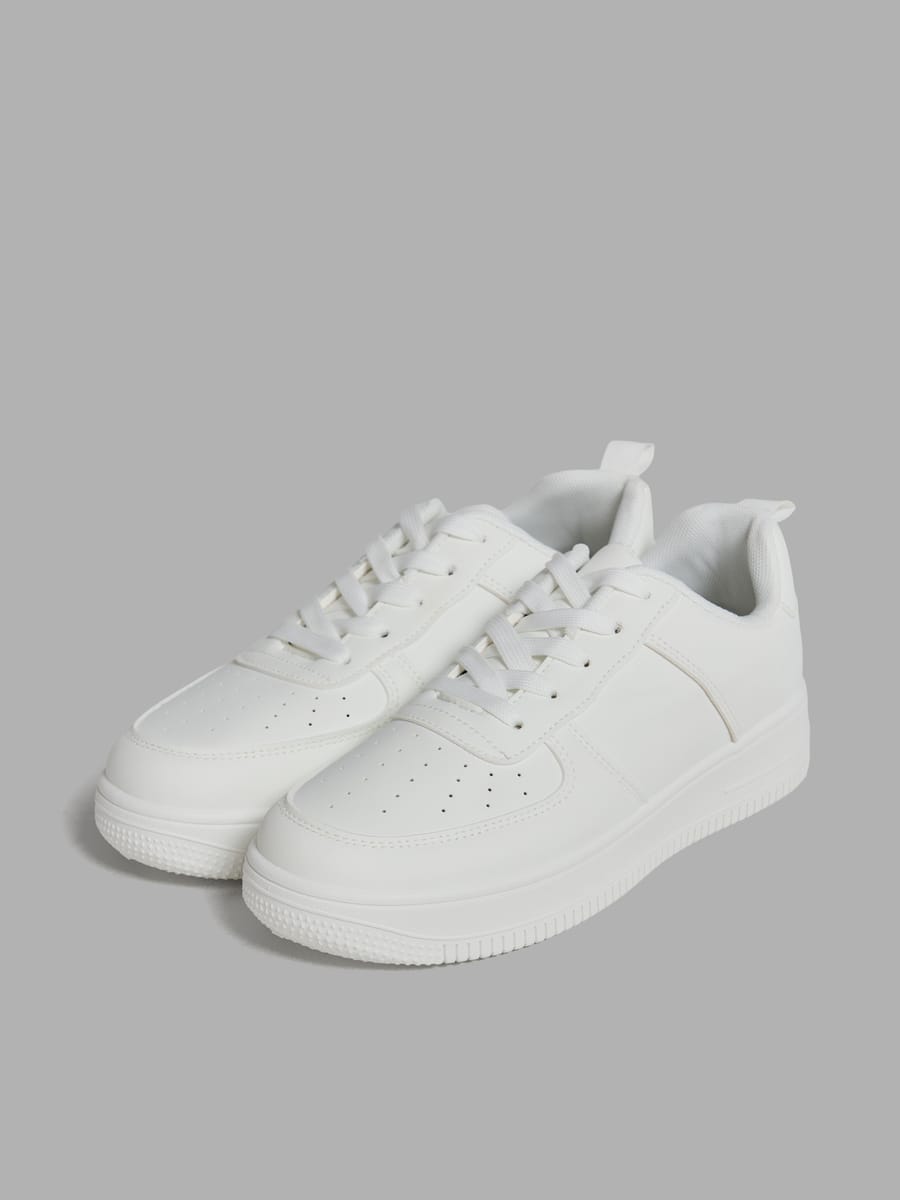 Низкие кроссовки классические